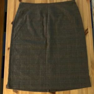 Brown plaid Dressbarn pull on skirt